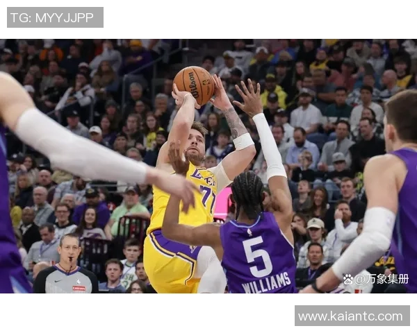 湖人对决爵士2019常规赛精彩回顾与球员表现分析 湖人对决爵士2019常规赛精彩回顾与球员表现分析